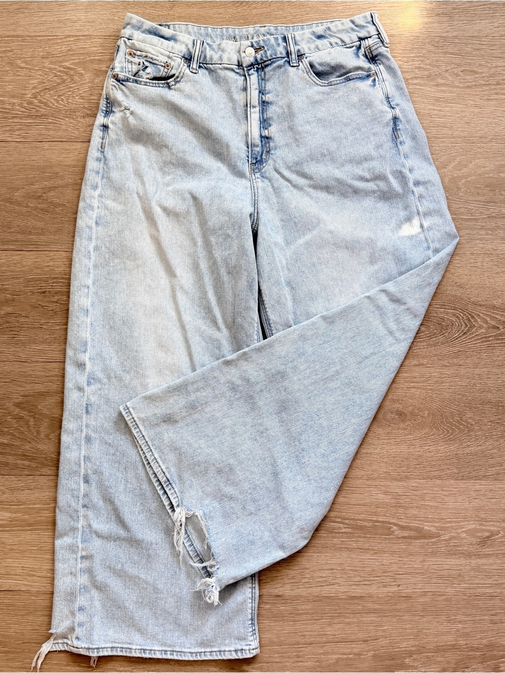 American Eagle Super High-Rise Baggy Wide Leg Jeans, Light Blue, 14 Short